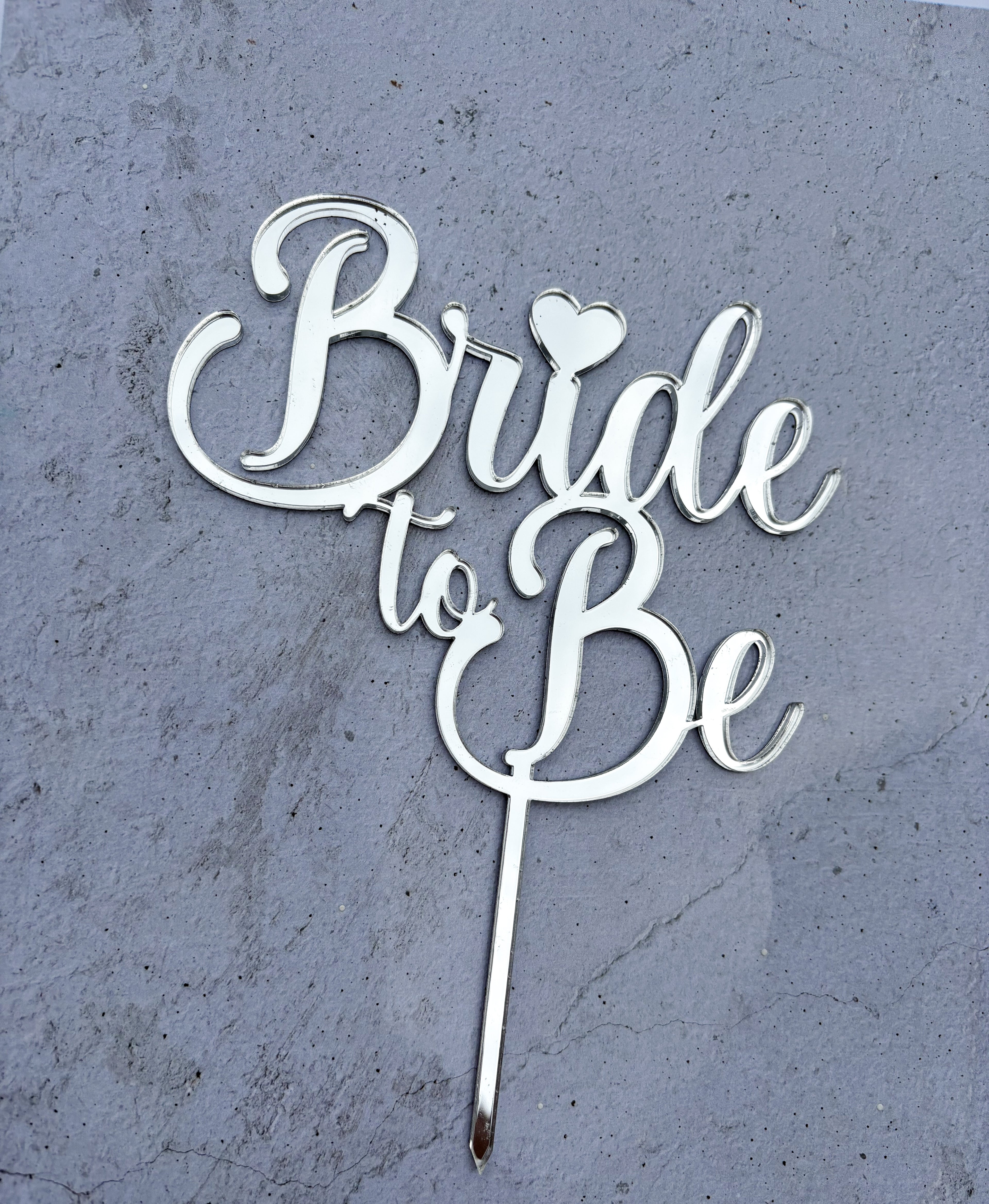 Personalizirani toper za tortu s imenom – akril (pleksiglas) – Bride to Be (djevojačka večer / bridal shower)