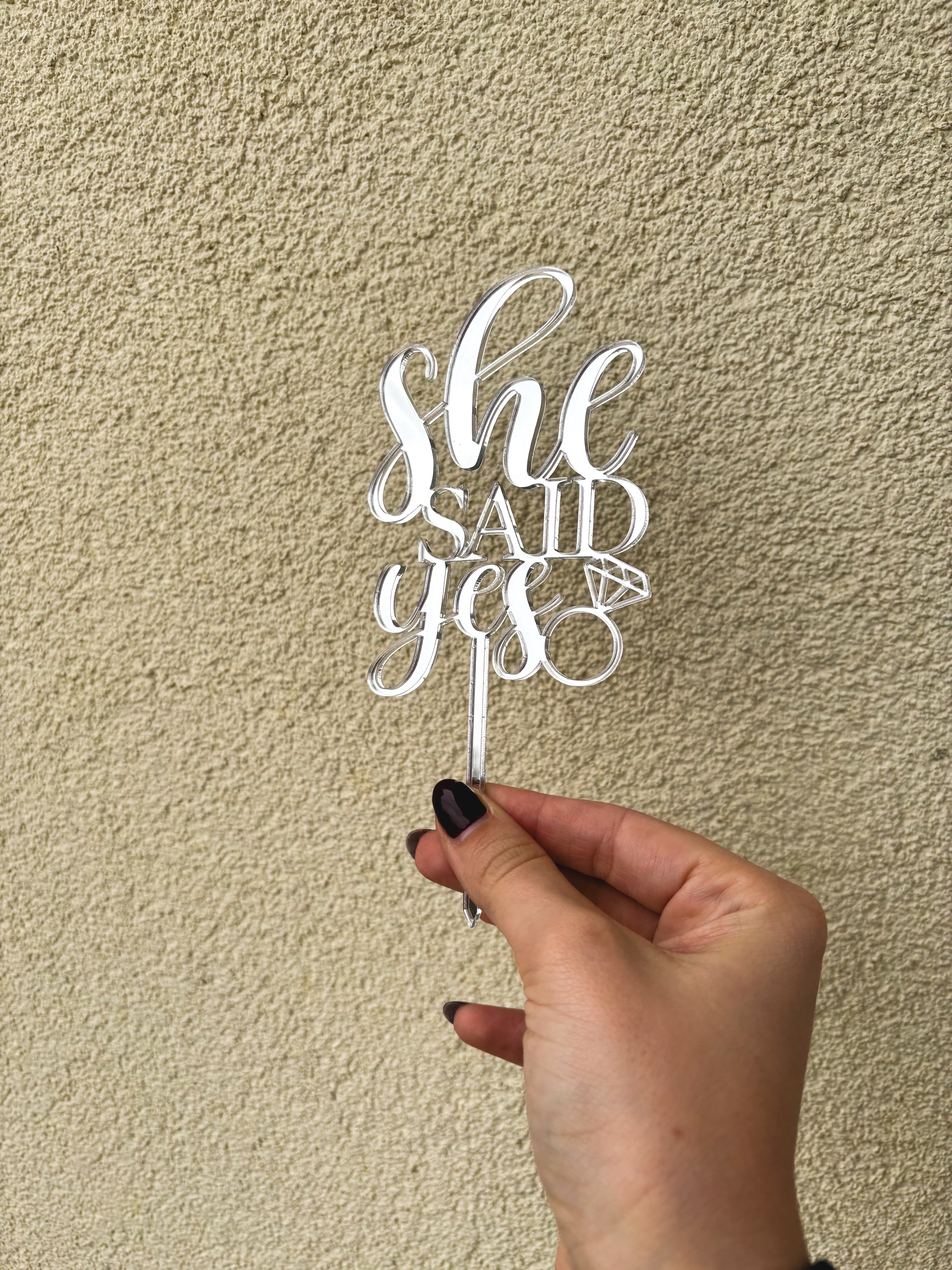 Personalizirani toper za tortu s imenom – akril (pleksiglas) – She Said Yes (djevojačka večer / bachelorette party)