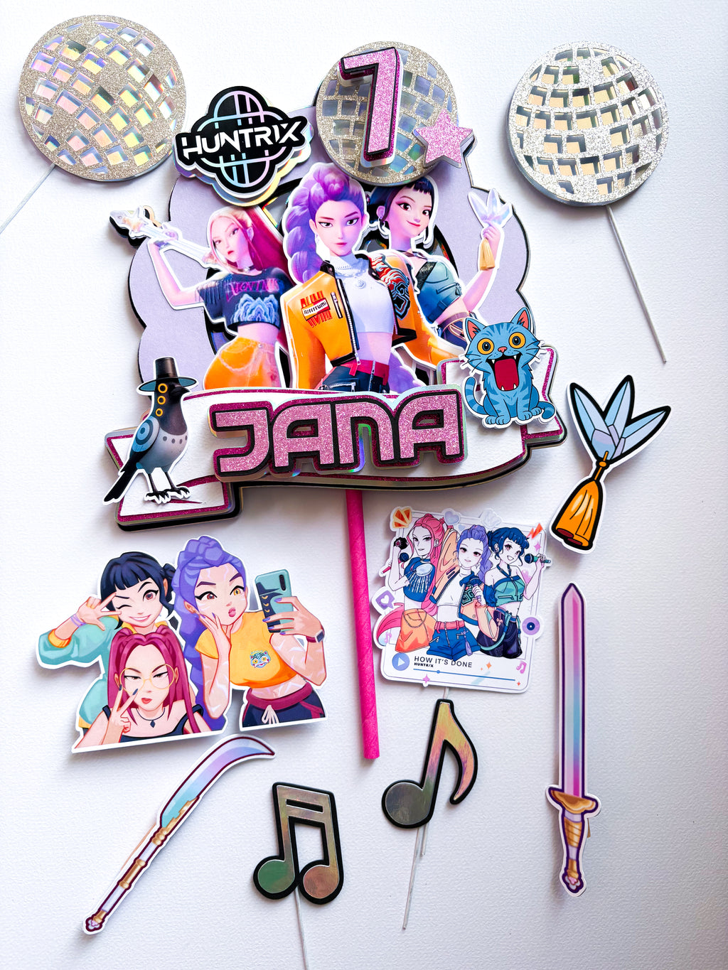 Huntrix K-pop Demon Hunters personalizirani set topera za tortu