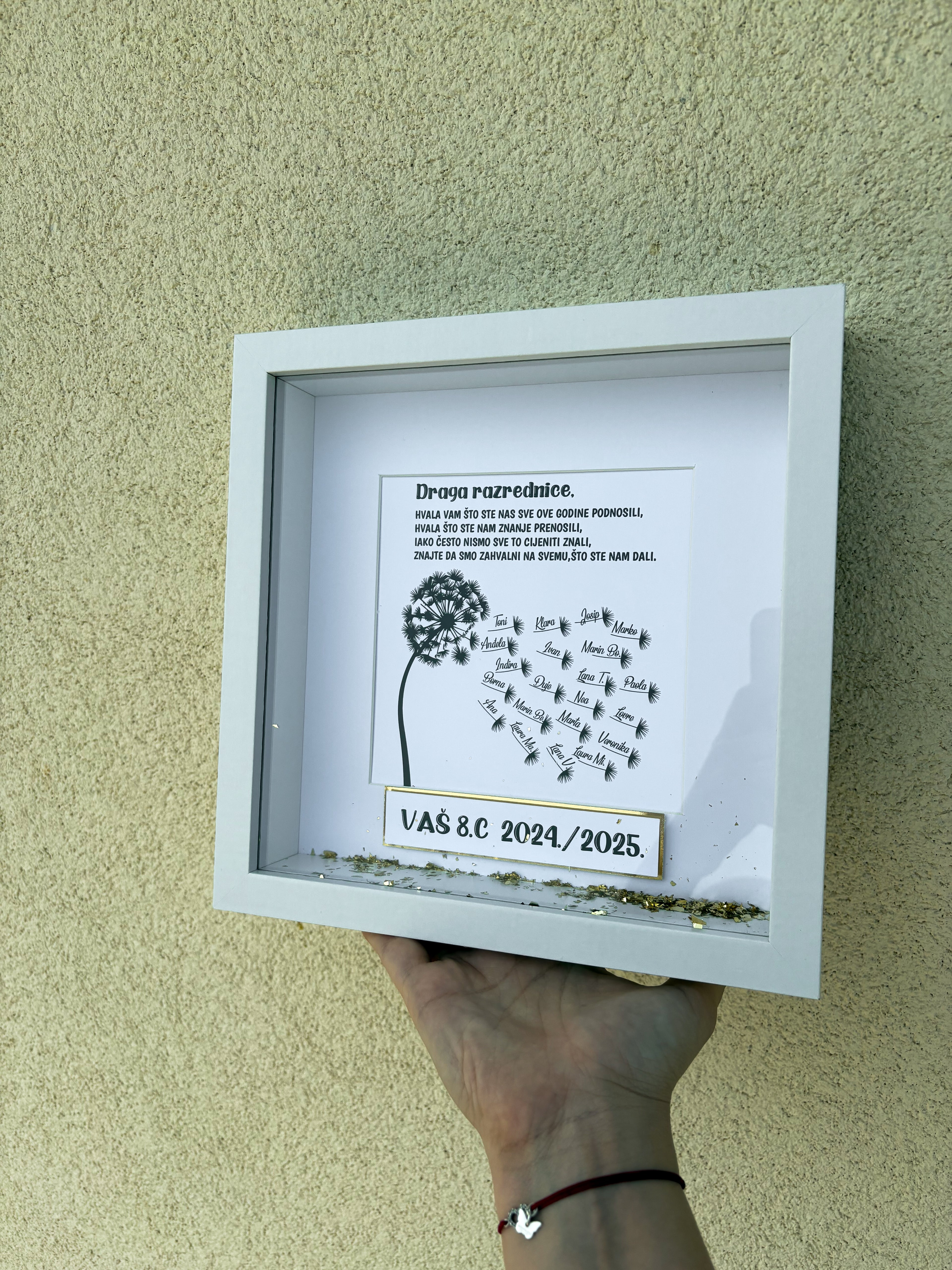 Personalizirani Shadow Box Okvir – Poklon za Posebne Trenutke